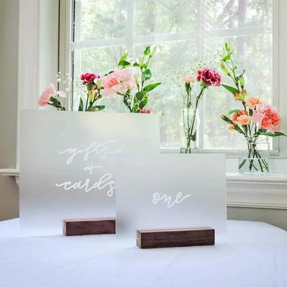 UNIQOOO 5 Pack Rustic Acrylic Sign Holders | Walnut Wood Table Numbers Display Stands | Place Card Holder, Perfect for Retail Shop Wedding Dinner Party Events Decoration
