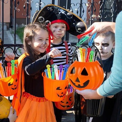 Shemira 200PCS Halloween Bubble Wands, Mini Bubbles Party Favors for Kids, Halloween Party Favors, Goodie Bag Stuffers, Classroom Prizes Gifts for Kids, Halloween Trick or Treat Toys Bulk