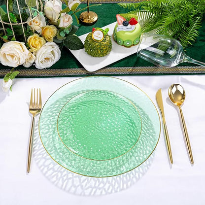 Rubtlamp 100 Pcs Green And Gold Plastic Plates - 10 inch Clear Green Gold Dinner Plates - Hammer Pattern Design - Fancy Disposable Platos - Heavy-Duty Party Platos Ideal for Wedding